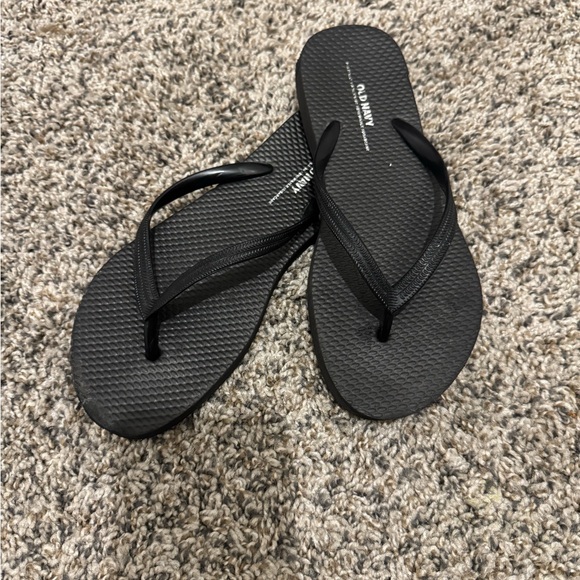 Old Navy Classic Black Sandals - Picture 2 of 3